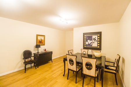 Apartamento à venda com 167m², 4 quartos e 2 vagas Apartamento à venda com 167m², 4 quartos e 2 vagasSala
