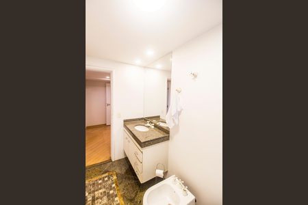 Apartamento à venda com 167m², 4 quartos e 2 vagas Apartamento à venda com 167m², 4 quartos e 2 vagasBanheiro 2