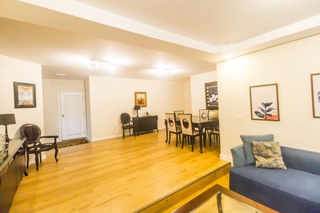 Apartamento à venda com 167m², 4 quartos e 2 vagas Apartamento à venda com 167m², 4 quartos e 2 vagasSala
