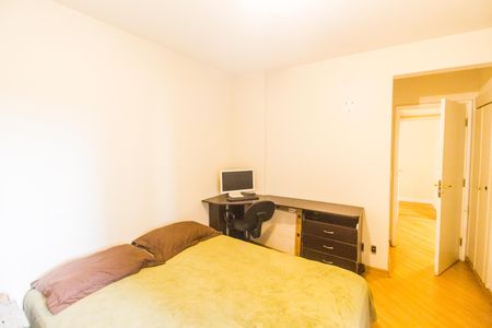 Apartamento à venda com 167m², 4 quartos e 2 vagas Apartamento à venda com 167m², 4 quartos e 2 vagasQuarto 3