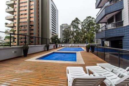 Apartamento à venda com 167m², 4 quartos e 2 vagas Apartamento à venda com 167m², 4 quartos e 2 vagasPiscina