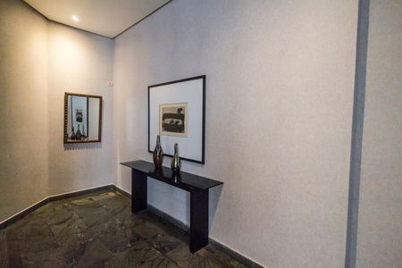 Apartamento à venda com 167m², 4 quartos e 2 vagas Apartamento à venda com 167m², 4 quartos e 2 vagasHall de entrada