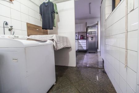 Apartamento à venda com 167m², 4 quartos e 2 vagas Apartamento à venda com 167m², 4 quartos e 2 vagasÁrea de Serviço