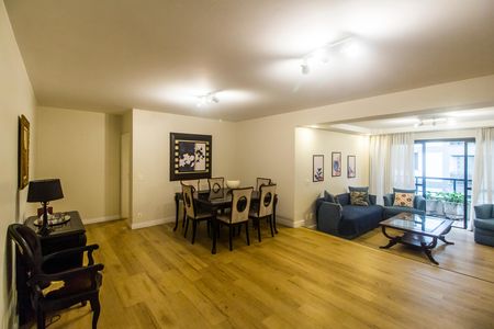 Apartamento à venda com 167m², 4 quartos e 2 vagas Apartamento à venda com 167m², 4 quartos e 2 vagasSala