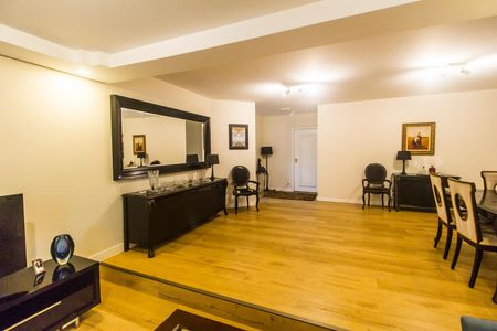 Apartamento à venda com 167m², 4 quartos e 2 vagas Apartamento à venda com 167m², 4 quartos e 2 vagasSala