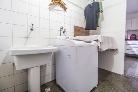 Apartamento à venda com 167m², 4 quartos e 2 vagas Apartamento à venda com 167m², 4 quartos e 2 vagasÁrea de Serviço