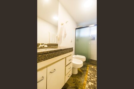 Apartamento à venda com 167m², 4 quartos e 2 vagas Apartamento à venda com 167m², 4 quartos e 2 vagasBanheiro 2