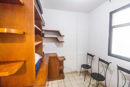 Apartamento à venda com 167m², 4 quartos e 2 vagas Apartamento à venda com 167m², 4 quartos e 2 vagasQuarto de Serviço