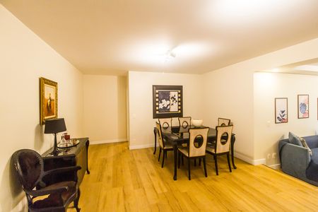 Apartamento à venda com 167m², 4 quartos e 2 vagas Apartamento à venda com 167m², 4 quartos e 2 vagasSala