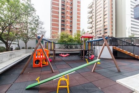 Apartamento à venda com 167m², 4 quartos e 2 vagas Apartamento à venda com 167m², 4 quartos e 2 vagasÁrea comum - Playground