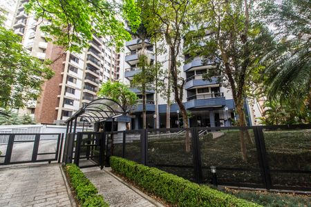 Apartamento à venda com 167m², 4 quartos e 2 vagas Apartamento à venda com 167m², 4 quartos e 2 vagasFachada do bloco