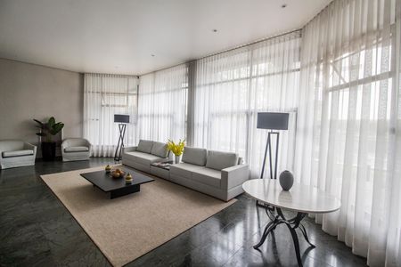 Apartamento à venda com 167m², 4 quartos e 2 vagas Apartamento à venda com 167m², 4 quartos e 2 vagasHall de entrada