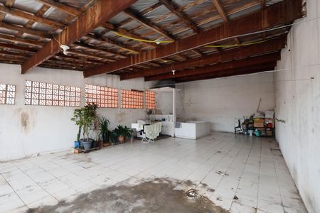 Casa à venda com 200m², 3 quartos e 2 vagasÁrea de Serviço