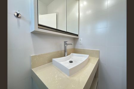 Casa para alugar com 289m², 4 quartos e 2 vagas Casa para alugar com 289m², 4 quartos e 2 vagasBanheiro suíte 2