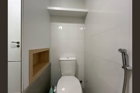 Casa para alugar com 289m², 4 quartos e 2 vagas Casa para alugar com 289m², 4 quartos e 2 vagasStudio banheiro