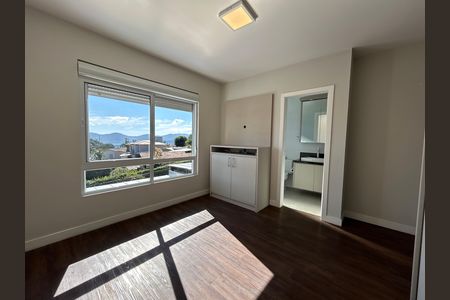 Casa para alugar com 289m², 4 quartos e 2 vagas Casa para alugar com 289m², 4 quartos e 2 vagasSuíte 3