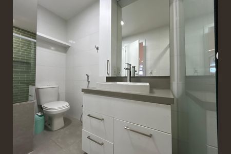 Casa para alugar com 289m², 4 quartos e 2 vagas Casa para alugar com 289m², 4 quartos e 2 vagasStudio Banheiro