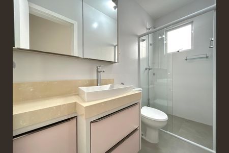 Casa para alugar com 289m², 4 quartos e 2 vagas Casa para alugar com 289m², 4 quartos e 2 vagasBanheiro suíte 1