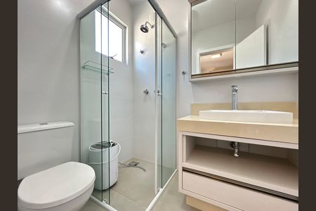 Casa para alugar com 289m², 4 quartos e 2 vagas Casa para alugar com 289m², 4 quartos e 2 vagasBanheiro suíte 2