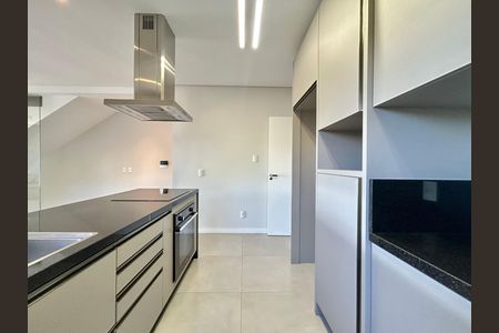 Casa para alugar com 289m², 4 quartos e 2 vagas Casa para alugar com 289m², 4 quartos e 2 vagasCozinha