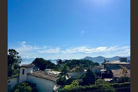 Casa para alugar com 289m², 4 quartos e 2 vagas Casa para alugar com 289m², 4 quartos e 2 vagasVista