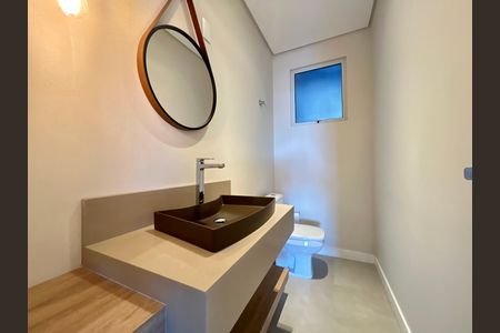 Casa para alugar com 289m², 4 quartos e 2 vagas Casa para alugar com 289m², 4 quartos e 2 vagasLavabo