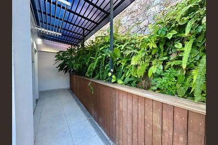 Casa para alugar com 289m², 4 quartos e 2 vagas Casa para alugar com 289m², 4 quartos e 2 vagasÁrea de Serviço