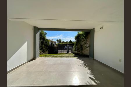 Casa para alugar com 289m², 4 quartos e 2 vagas Casa para alugar com 289m², 4 quartos e 2 vagasGaragem