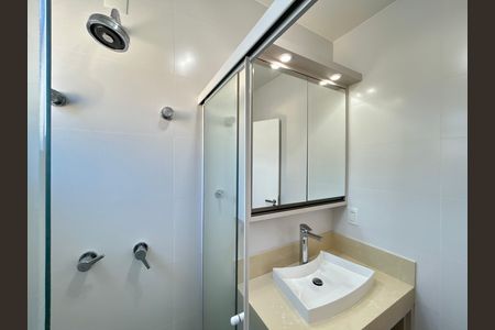 Casa para alugar com 289m², 4 quartos e 2 vagas Casa para alugar com 289m², 4 quartos e 2 vagasBanheiro suíte 2