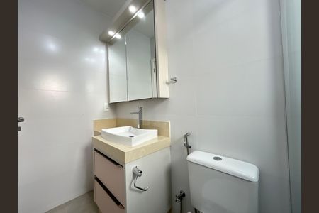 Casa para alugar com 289m², 4 quartos e 2 vagas Casa para alugar com 289m², 4 quartos e 2 vagasBanheiro suíte 1