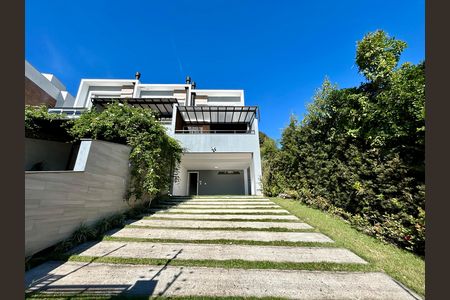 Casa para alugar com 289m², 4 quartos e 2 vagas Casa para alugar com 289m², 4 quartos e 2 vagasGaragem