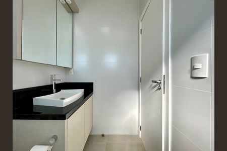 Casa para alugar com 289m², 4 quartos e 2 vagas Casa para alugar com 289m², 4 quartos e 2 vagasBanheiro suíte 3