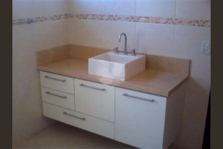 Casa à venda com 150m², 3 quartos e 8 vagas
