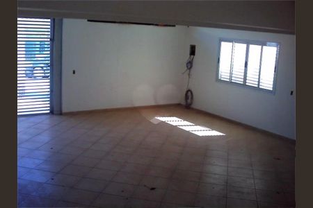 Casa à venda com 150m², 3 quartos e 8 vagas