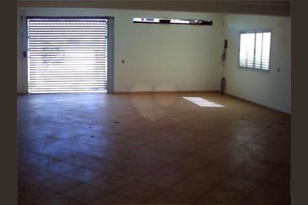 Casa à venda com 150m², 3 quartos e 8 vagas