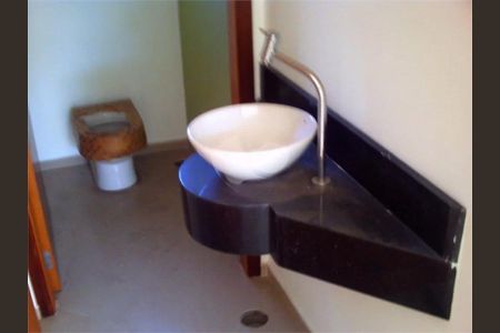 Casa à venda com 150m², 3 quartos e 8 vagas