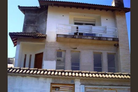 Casa à venda com 150m², 3 quartos e 8 vagas