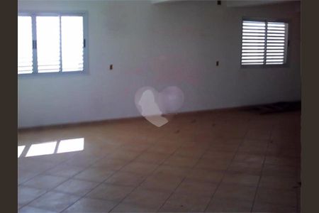 Casa à venda com 150m², 3 quartos e 8 vagas