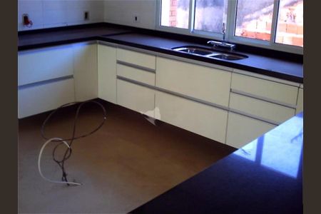 Casa à venda com 150m², 3 quartos e 8 vagas