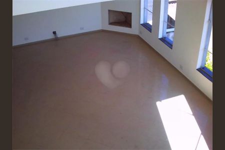 Casa à venda com 150m², 3 quartos e 8 vagas