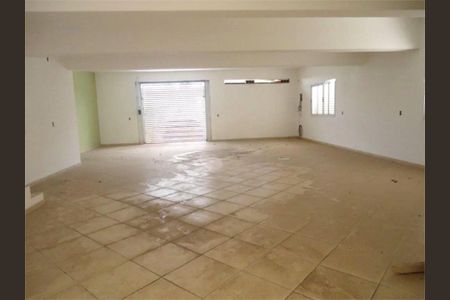 Casa à venda com 150m², 3 quartos e 8 vagas
