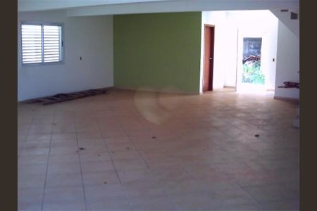 Casa à venda com 150m², 3 quartos e 8 vagas