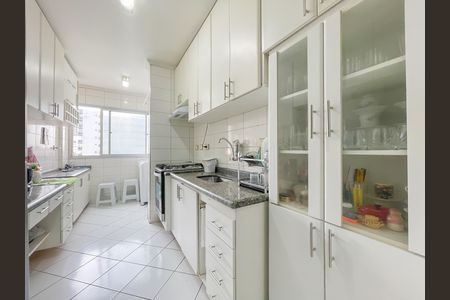 Apartamento à venda com 76m², 3 quartos e 2 vagas Apartamento à venda com 76m², 3 quartos e 2 vagasCozinha e Área de Serviço