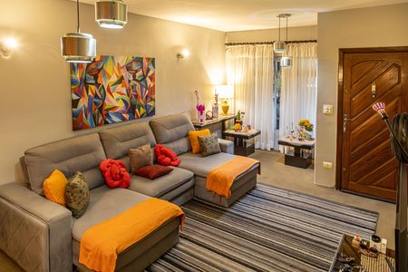 Sala de casa à venda com 4 quartos, 160m² em Vila Cordeiro, São Paulo