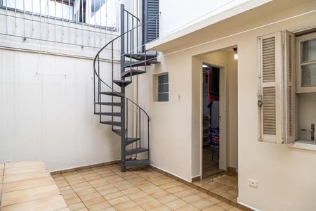 Quintal de casa à venda com 4 quartos, 160m² em Vila Cordeiro, São Paulo