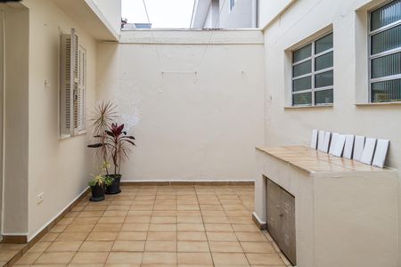 Quintal de casa à venda com 4 quartos, 160m² em Vila Cordeiro, São Paulo