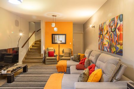 Sala de casa à venda com 4 quartos, 160m² em Vila Cordeiro, São Paulo