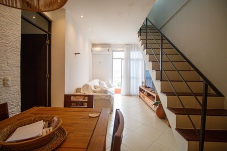 Apartamento à venda com 156m², 3 quartos e 2 vagas Apartamento à venda com 156m², 3 quartos e 2 vagasSala
