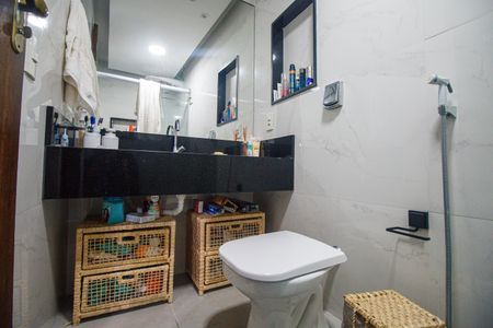 Apartamento à venda com 156m², 3 quartos e 2 vagas Apartamento à venda com 156m², 3 quartos e 2 vagasBanheiro Suite