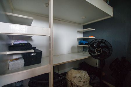 Apartamento à venda com 156m², 3 quartos e 2 vagas Apartamento à venda com 156m², 3 quartos e 2 vagasQuarto de Serviço